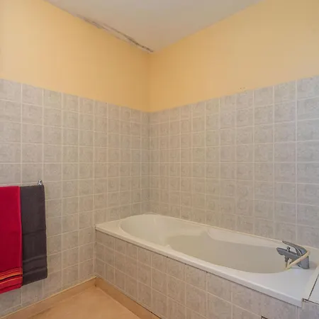 De Groupe Piscine Interieure بيت للعطل La-Gripperie-Saint-Symphorien