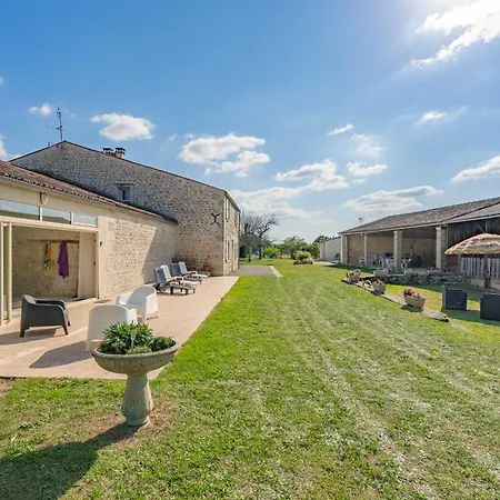 بيت للعطل De Groupe Piscine Interieure La-Gripperie-Saint-Symphorien