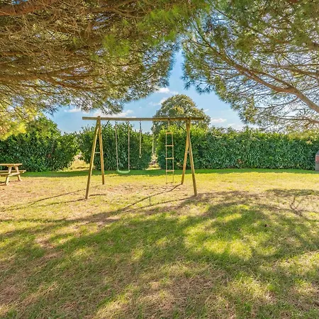 De Groupe Piscine Interieure بيت للعطل La-Gripperie-Saint-Symphorien