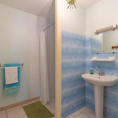 Holiday home De Groupe Piscine Interieure La-Gripperie-Saint-Symphorien