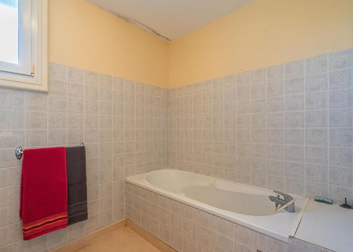 De Groupe Piscine Intérieure Сasa de vacaciones La-Gripperie-Saint-Symphorien